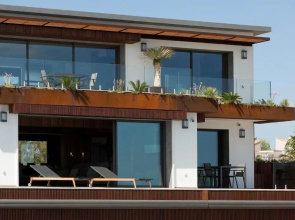 La Villa Miramar