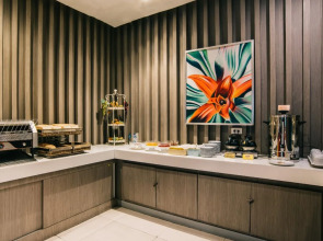 iCheck inn Central Patong