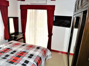 Luxury 1 bed Corner Condo
