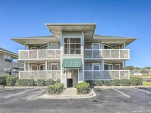 Walk to Beach: North Myrtle Condo!