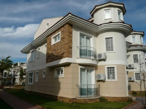 Golden Life Blue Green Residence