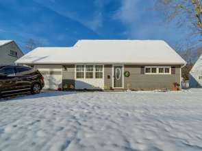 Ashtabula Home Rental - 2 Mi to Lake Erie, Beaches