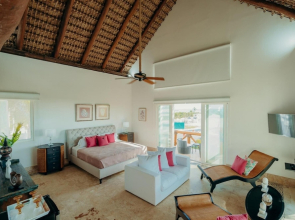 Unique Luxury Villa With Full Staff and Ocean View