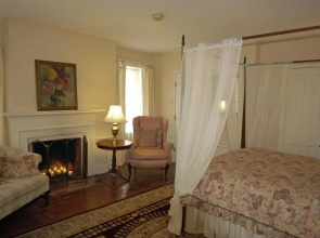 Ranney-Crawford House Bed and Breakfast