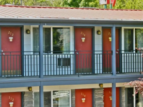 Timbers INN and Suites