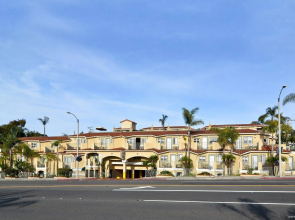 Laguna Brisas - A Beach Hotel