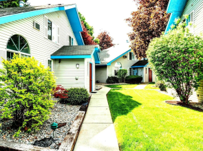 Turning Leaf Furnished Townhomes