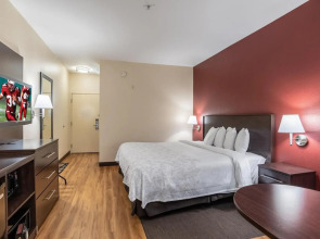 Red Roof Inn PLUS+ Houston - Energy Corridor