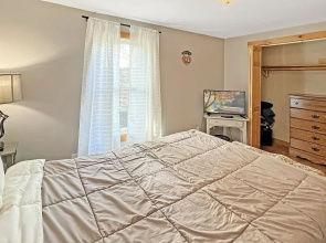 Beach Daze Cottage Brought to you by GetAway Vacations