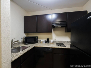 Red Roof Inn PLUS+ Houston - Energy Corridor