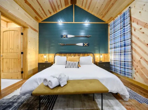 Massive Hochatown Lodge w spa Basketball More
