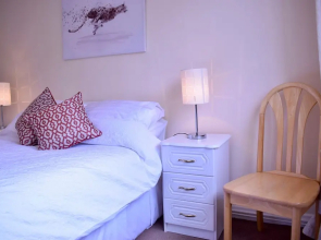 Airy 1 Bedroom Apartment Near The Beach