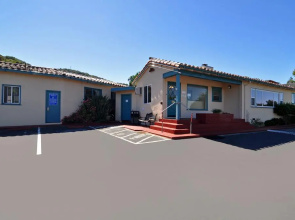 Marinwood Inn & Suites