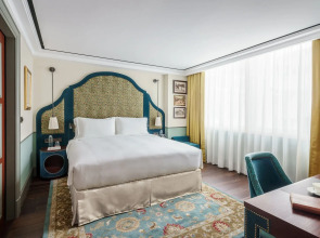 Maxwell Reserve Singapore, Autograph Collection