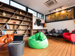 Maitria Mode Sukhumvit 15 Bangkok