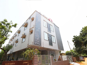 Collection O 19529 Hotel Bhinna Sakala