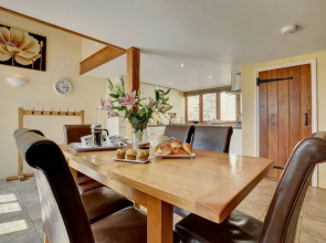 Rural Holiday Home in Tiverton With Jacuzzi Near Sea