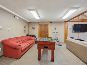 Peaceful Valley 72i - A Cozy Mountain Retreat 2 Bedroom Townhouse by The Summit at Gore Mountain