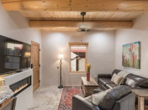 Bella - Sweet Casita in the Heart of Santa Fe, Six Blocks to the Plaza