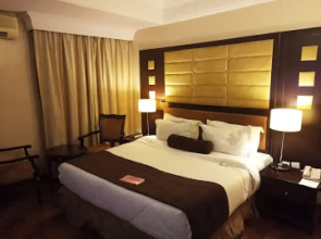 Room-owu Crown Hotel - Guest Room