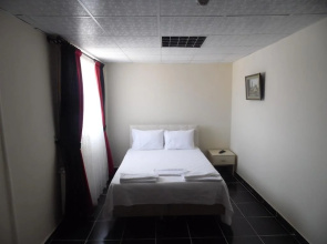 Saral Hotel