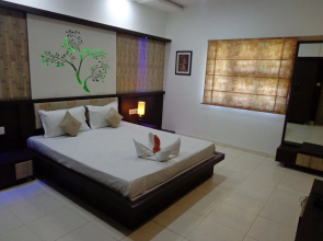 10 Blossoms Service Apartment