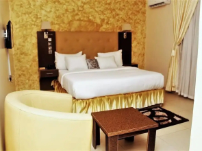 C'ron Hotels And Suites