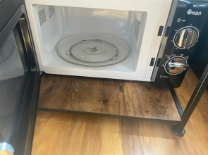 Private room and bathroom with private entrance near Warwick town centre