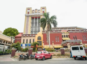 World Palace Hotel by OYO Rooms