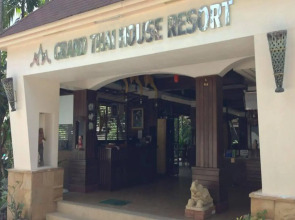 Grand Thai House Resort