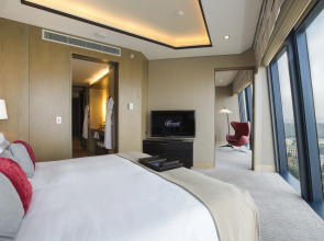 Отель Fairmont Baku at the Flame Towers