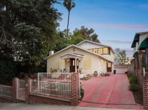 Russell House Near Hollywood & Griffith Park 3 Bedroom Home