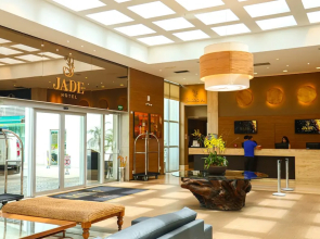 Jade Hotel