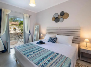 Acacia APT by Aglaia V