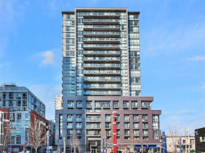 Platinum Suites - Fabulous CN Tower View. 2Bed 2Bath + Free Parking