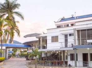 Hotel Catama Inn