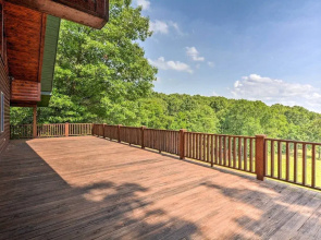 Spacious Log Cabin in Fairland, 1 Mi to Grand Lake