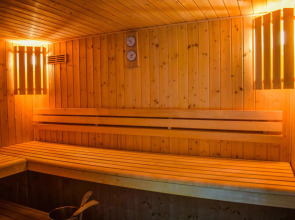 Al Mansour Park-Inn Hotel & Apartments