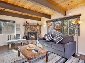 Pinewood Inn #2093 by Big Bear Vacations