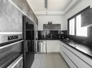 Sea-Side 4 Br Apt With Gym