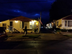 Hills Motor Court & Marina