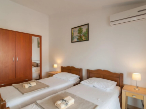 Stunning Apartment in Supetar-splitska With 2 Bedrooms and Wifi