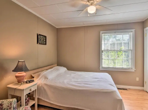 Near Dining: Columbus Cottage w/ Furnished Deck!