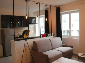 Downtown Living With a View, Ideal for 4