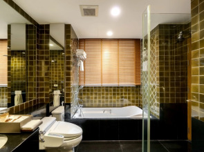 Отель Grande Centre Point Ploenchit