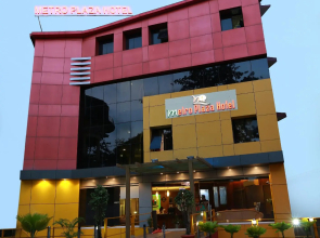 Metro Plaza Hotel