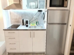 Lux studio 12 with yard in the heart of Athens