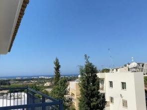 Retro n’ Boujee 1BR Apt with Pool and Balcony