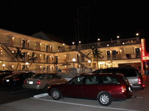 Quarterdeck Motel