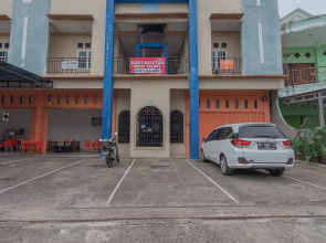 RedDoorz Syariah near Terminal Batu Ampar 2